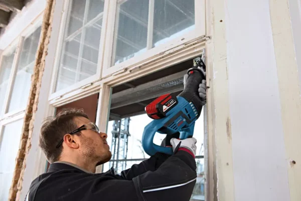 GSA 18V-32 PROFESSIONAL CORDLESS RECIPROCATING SAW - Image 4