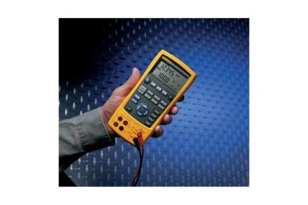 FLUKE 724 Temp Calibrator - Image 2