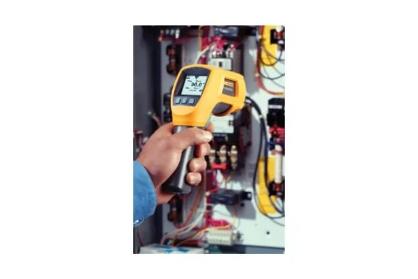 FLUKE 566 Infrared Thermometer - Image 2